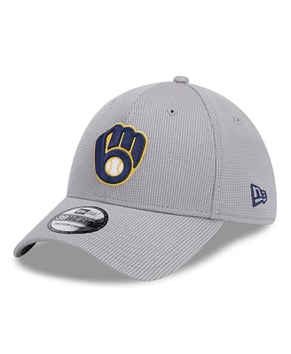 New Era Men's Gray Milwaukee Brewers Active Pivot 39thirty Flex Hat
