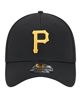 New Era Men's Black Pittsburgh Pirates Active Pivot 39Thirty Flex Hat