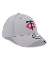New Era Men's Gray Minnesota Twins Active Pivot 39thirty Flex Hat