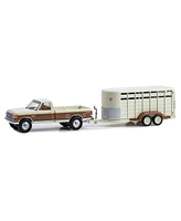 Greenlight Collectibles 1/64 Ford Lariat with Livestock Trailer, Hitch & Tow