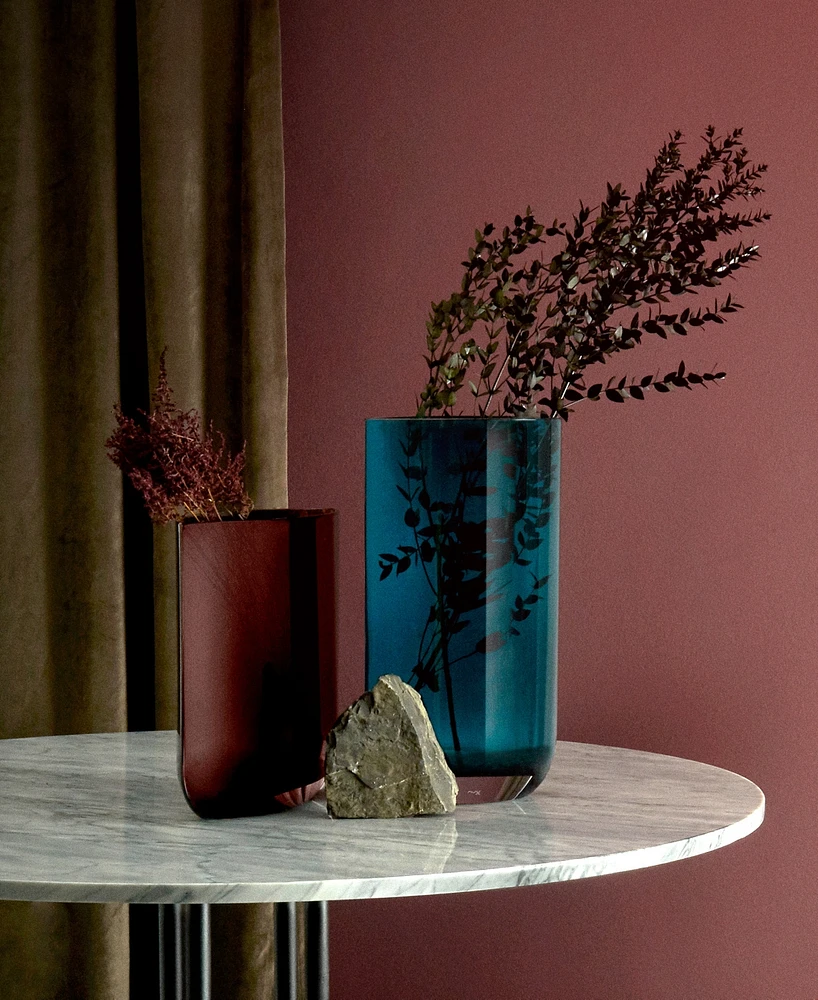 Nude Glass Blade Vase