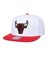 Mitchell & Ness Men's White Chicago Bulls Soul Logo Shine 2-Tone Snapback Hat