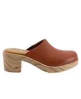 SoftWalk Felida Clog