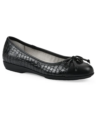 Cliffs by White Mountain Women's Careen Ballet Flats