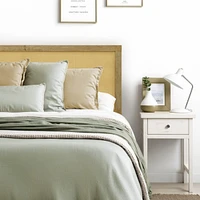 LuxenHome Natural Finish Rubberwood with Rattan Panel Headboard, Queen