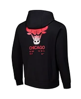 Nike Men's Black Chicago Bulls Courtside Club Pullover Hoodie