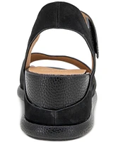 Gentle Souls Women's Jalleen Wedge Sandals