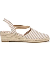 LifeStride Women's Kennedy Closed Almond Toe Wedge Espadrilles