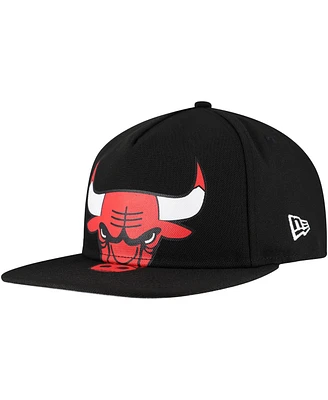 New Era Men's Black Chicago Bulls Oversized Puff Print Logo Golfer Snapback Hat