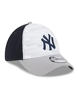 New Era Men's Navy/Gray York Yankees 2025 Mlb Clubhouse 39THIRTY Flex Hat
