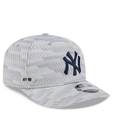 New Era Men's Gray New York Yankees 2025 Mlb Clubhouse 9FORTY M-Crown Adjustable Hat