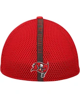 New Era Men's Red Tampa Bay Buccaneers Stripe 39THIRTY Flex Hat