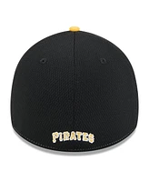 New Era Men's Black/Gold Pittsburgh Pirates 2025 Mlb Clubhouse 39THIRTY Flex Hat