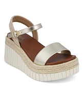 Mia Women's Yanis Round Toe Wedge Sandals