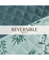Reversible Microfiber Winter-Printed Quilt Set with Shams