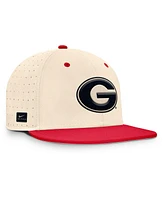 Nike Men's Natural Georgia Bulldogs On-Field Dugout True Performance Fitted Hat