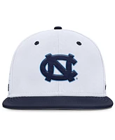 Nike Men's White North Carolina Tar Heels On-Field Dugout True Performance Fitted Hat