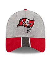 New Era Men's Heather Gray/Red Tampa Bay Buccaneers Striped 39THIRTY Flex Hat