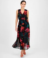 Robbie Bee Women's V-Neck Sleeveless Tiered Dress