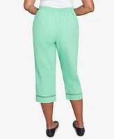 Alfred Dunner Petite Rise & Shine Lace Dotted Trim Capri Pants