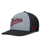 Nike Men's Gray/Navy Minnesota Twins Pro Performance Snapback Hat