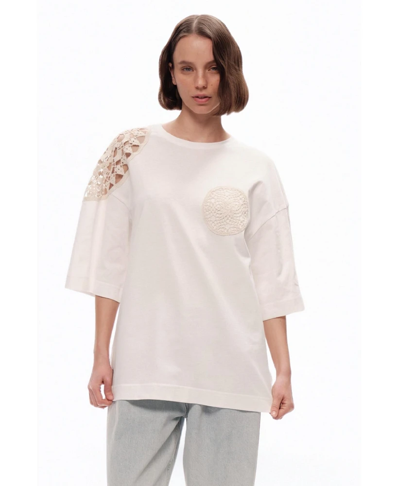 Nocturne Women's Embroidered Detail T-Shirt