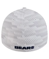 New Era Men's White Chicago Bears Gameday Graded 39THIRTY Flex Hat