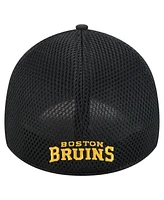 New Era Men's Black Boston Bruins Linear Featherweight 39THIRTY Flex Hat