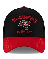 New Era Men's / Red Tampa Bay Buccaneers 2025 Nfl Draft 39THIRTY Flex Hat