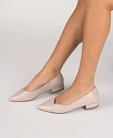 Journee Collection Women's Carmin Pointed Toe Flats