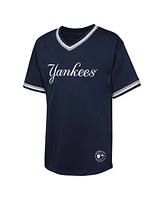 Outerstuff Big Boys and Girls Navy New York Yankees Relief Pitcher V-neck T-Shirt