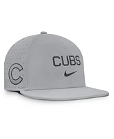 Nike Men's Gray Chicago Cubs True Performance Fitted Hat