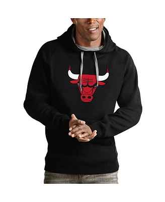 Antigua Men's Black Chicago Bulls Logo Victory Pullover Hoodie
