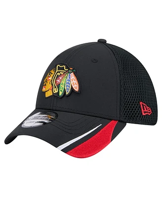 New Era Men's Black Chicago Blackhawks Linear Featherweight 39THIRTY Flex Hat