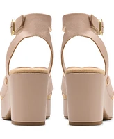 Clarks Collection Women's Nerisa Wedge Sandals
