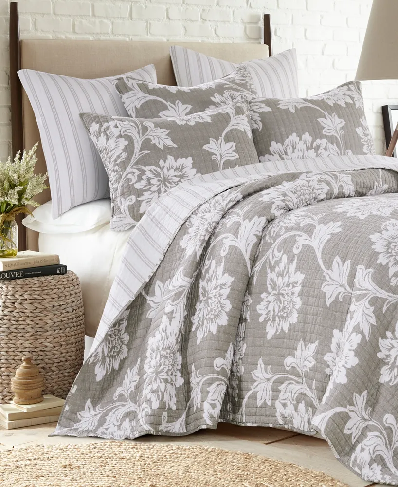 Levtex Sanira Jacobian Large Floral -Pc. Quilt Set