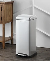 Betty Retro Step-Open Trash Can