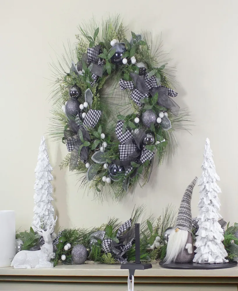 24" Hounds tooth and Berries Unlit Artificial Christmas Wreath
