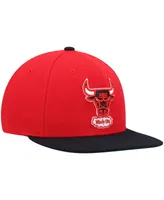 Men's Mitchell & Ness Red and Black Chicago Bulls Hardwood Classics Team Two-Tone 2.0 Snapback Hat