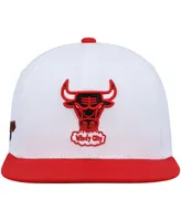 Men's Mitchell & Ness White and Red Chicago Bulls Hardwood Classics Snapback Hat