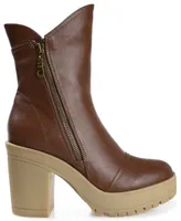 Journee Collection Women's Jaquie Platform Bootie