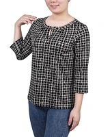 Petite 3/4 Sleeve Grommet Top