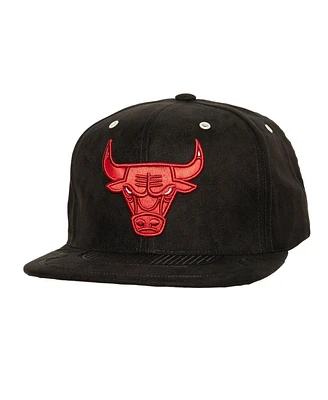 Men's Mitchell & Ness Black Chicago Bulls Day 4 Snapback Hat