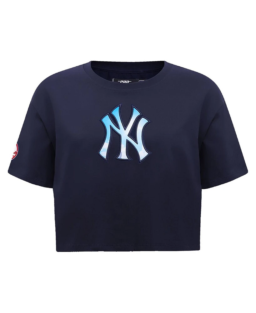 Women's Pro Standard Navy New York Yankees Painted Sky Boxy Cropped T-shirt