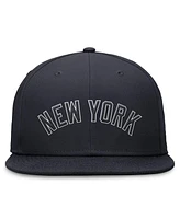 Men's Nike Navy New York Yankees Evergreen Performance Fitted Hat