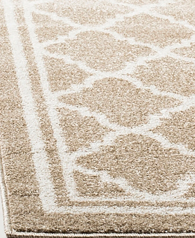 Safavieh Amherst AMT422 Wheat and Beige 4' x 6' Area Rug