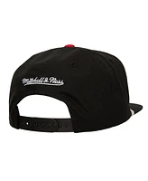 Mitchell & Ness Men's Black Cincinnati Reds Radiant Lines Deadstock Snapback Hat