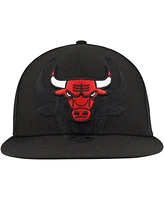 New Era Men's Black Chicago Bulls Blackout Shadow Logo 59FIFTY Fitted Hat