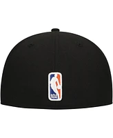 New Era Men's Black York Knicks Blackout Shadow Logo 59FIFTY Fitted Hat