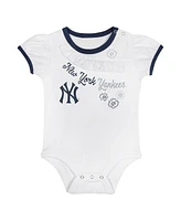 Outerstuff Baby New York Yankees Sweet Bodysuit Skirt Set